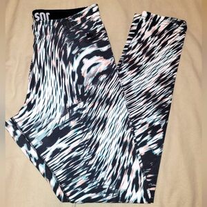 NWOT Nike leggings
